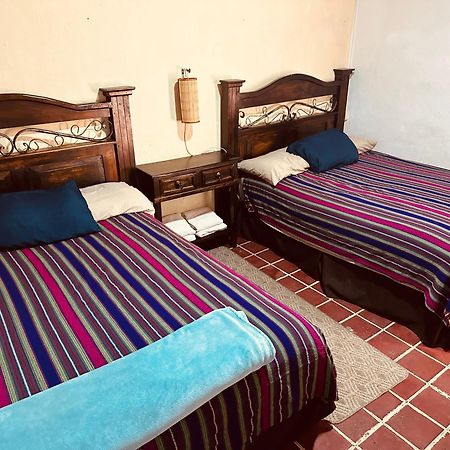 El Extranjero Hostal Antigua Exterior foto